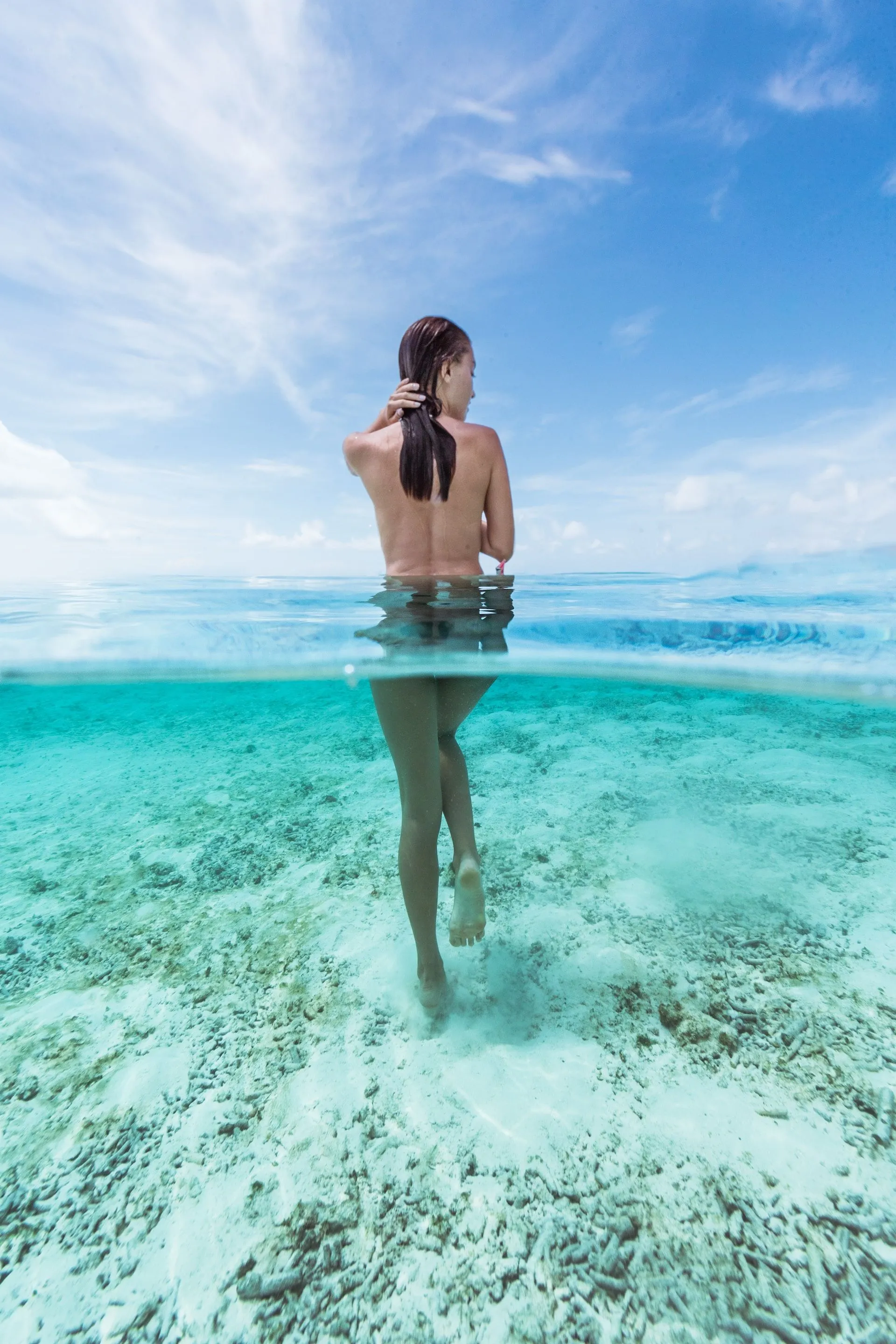 naked-woman-in-the-sea.jpg